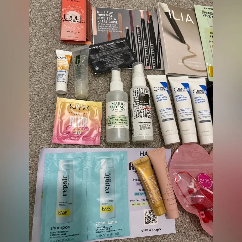 MAKEUP SAMPLE LOT BUNDLE 30+ PIECES - Picture 2 of 7